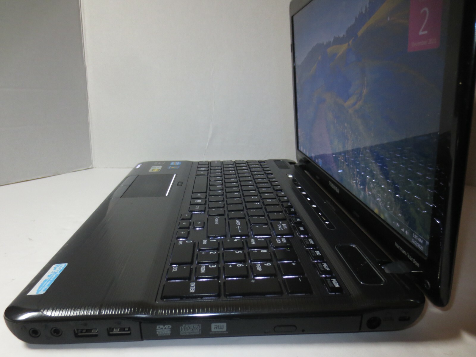 TOSHIBA SATELLITE P755-S5269 15.6″CORE i7-2630QM@2.0GHz 8GB RAM 500GB HDD WIN7