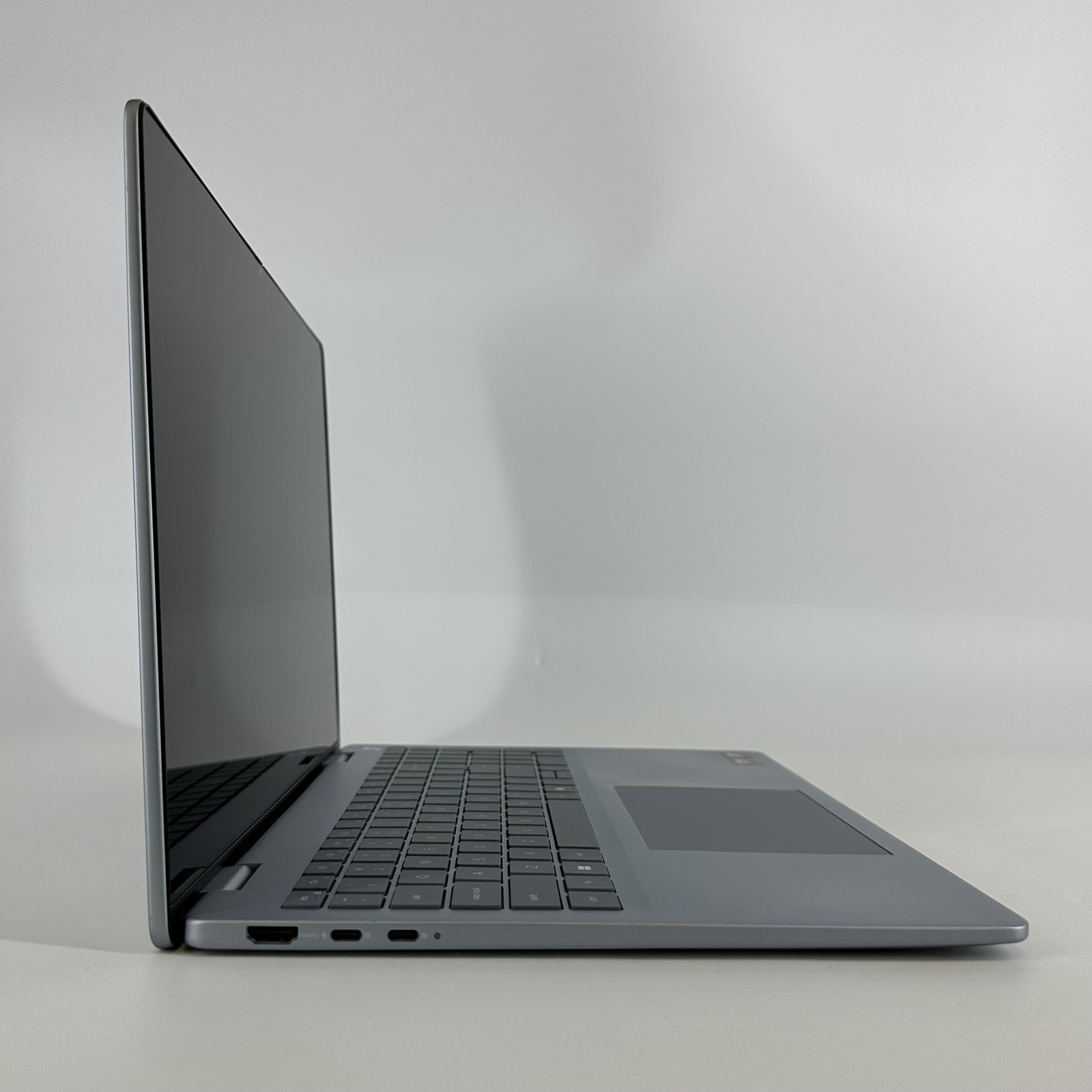 Dell 16 Plus DB16255 FHD+ TOUCH 4.8 GHz Ryzen AI 7 350 32GB 1TB SSD Very Good