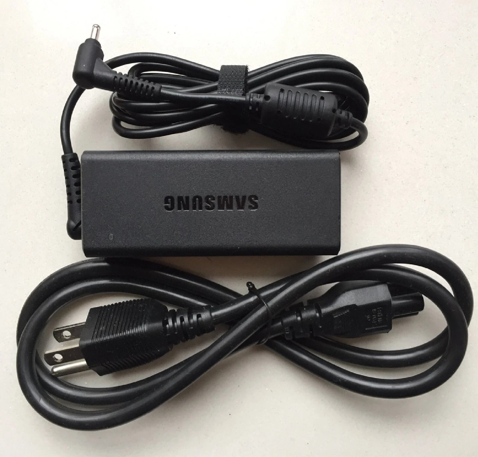 Samsung Galaxy Book Flex Alpha 13.3″ 256GB SSD, Intel Core i5 10th Gen NP730QCJ