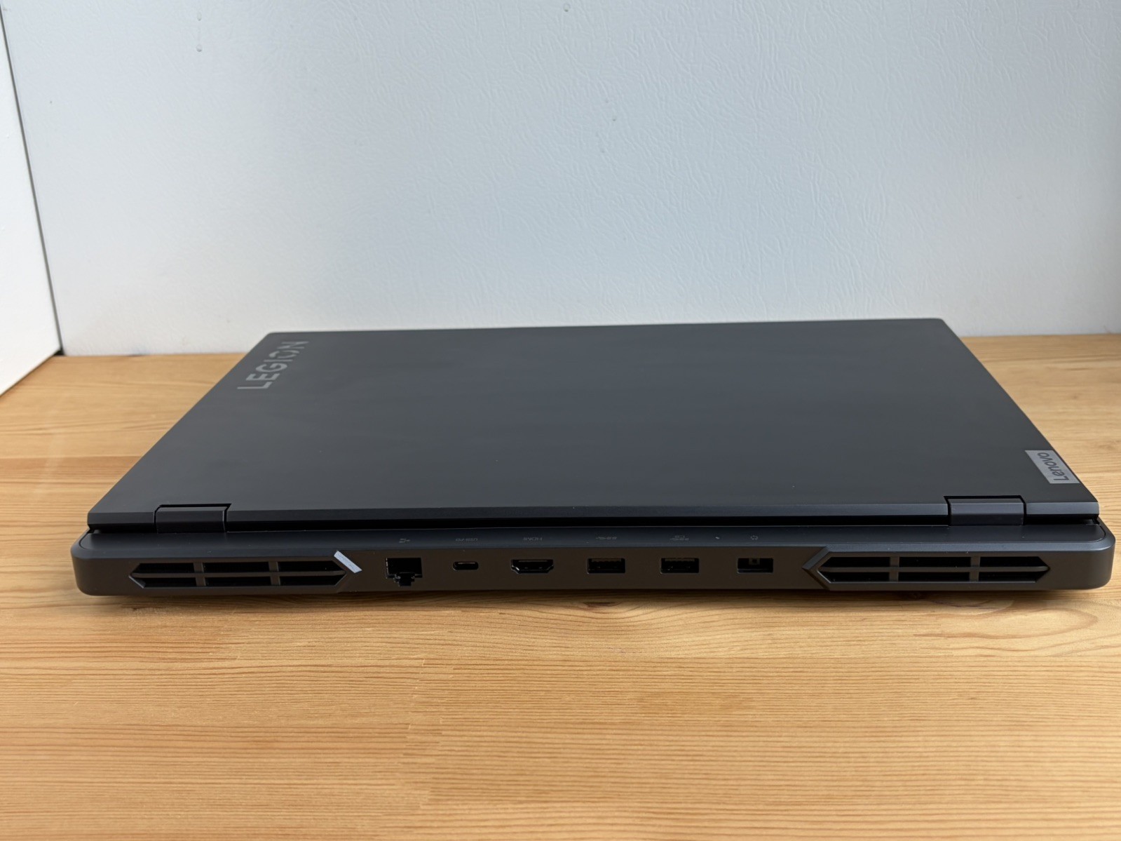 Lenovo Legion Pro 5 Gaming RTX 4070 i7-13700HX 16GB 1TB SSD 92% Batt 240HZ