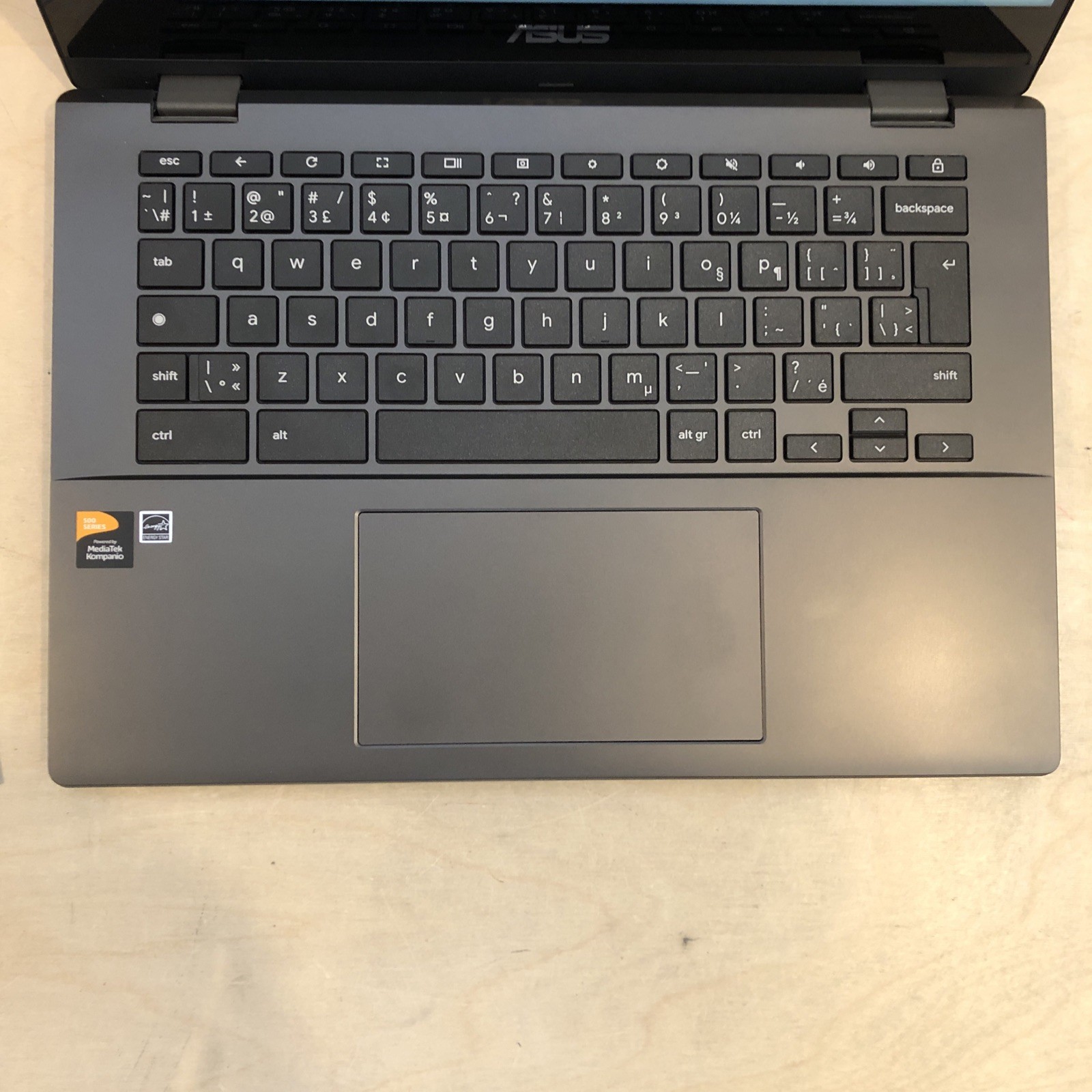 Asus Chromebook CM14 Flip 14in CM1402F MediaTek K 520/8GB RAM/128GB *No Touch*