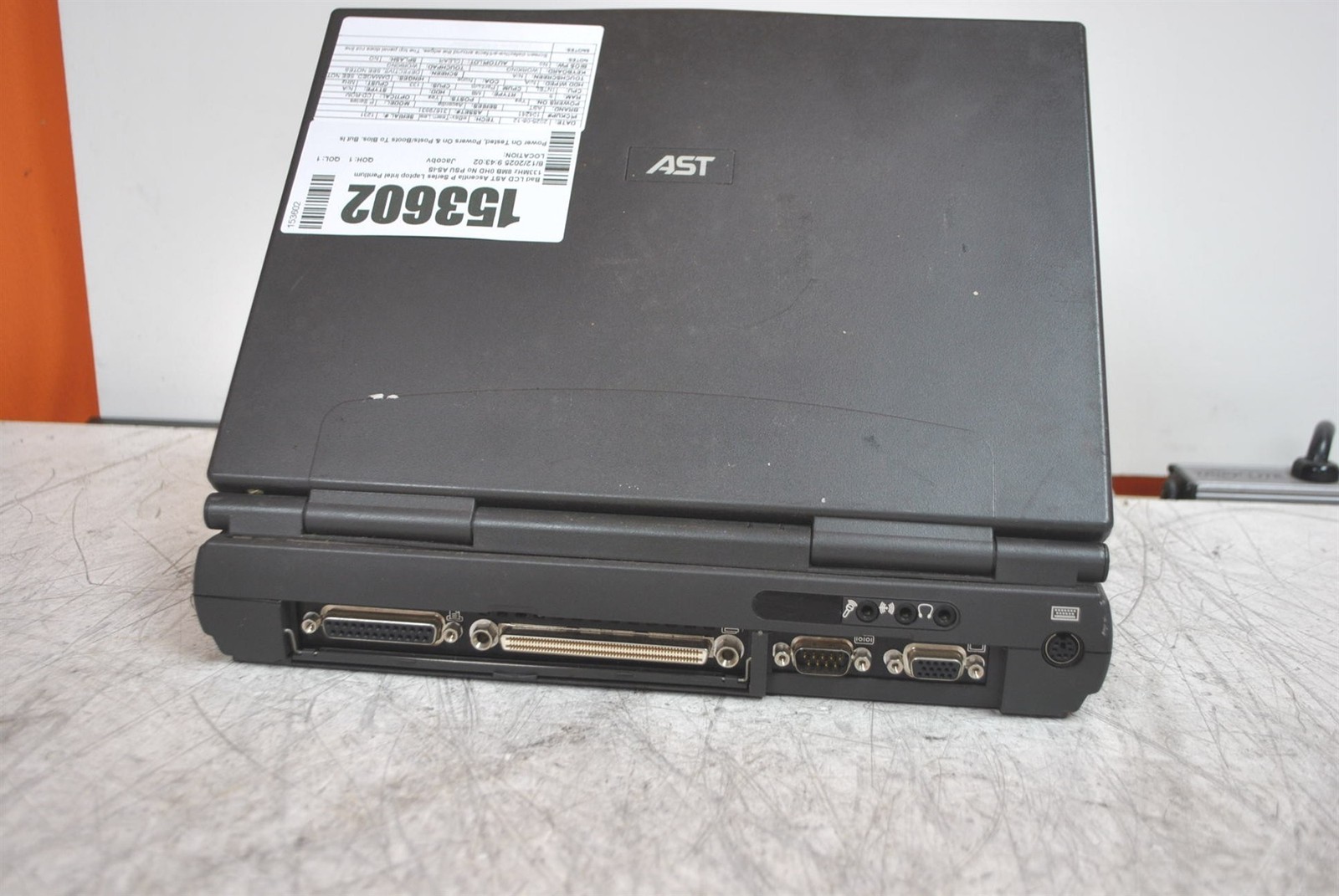 Bad LCD AST Ascentia P Series Laptop Intel Pentium 133MHz 8MB 0HD No PSU AS-IS