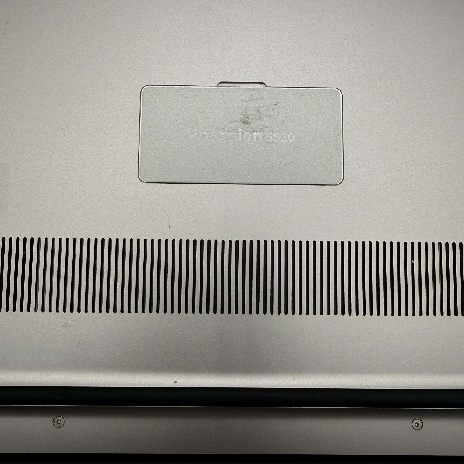 Dell Precision 5520 Xeon E3-1505M 32GB RAM 512GB SSD Quadro M1200 Win 11 Read