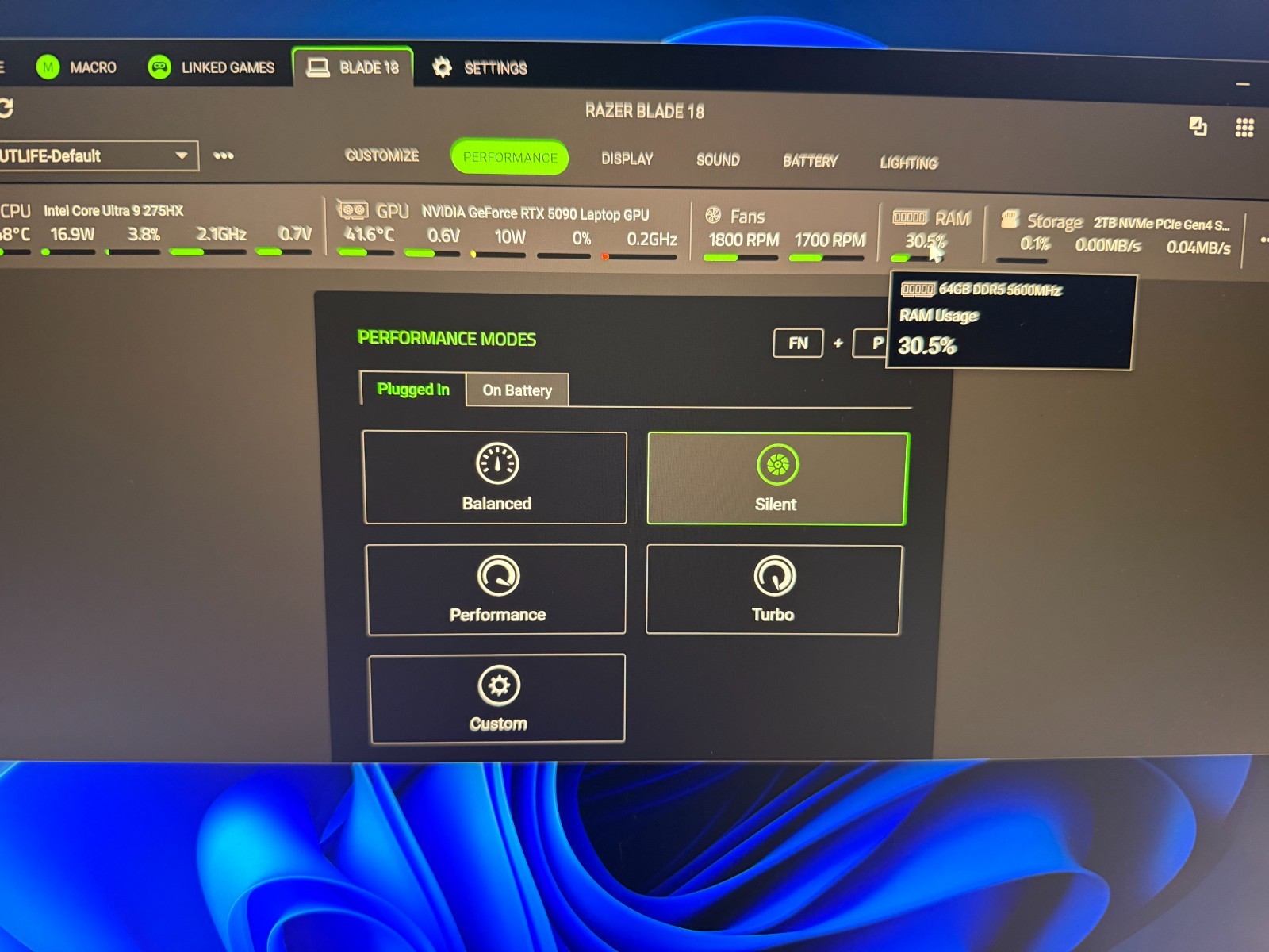 Razer Blade 18 rtx 5090, Intel Ultra 9 275HX, 4TB, 64GB, Dual UHD+ 240 Hz | FHD+