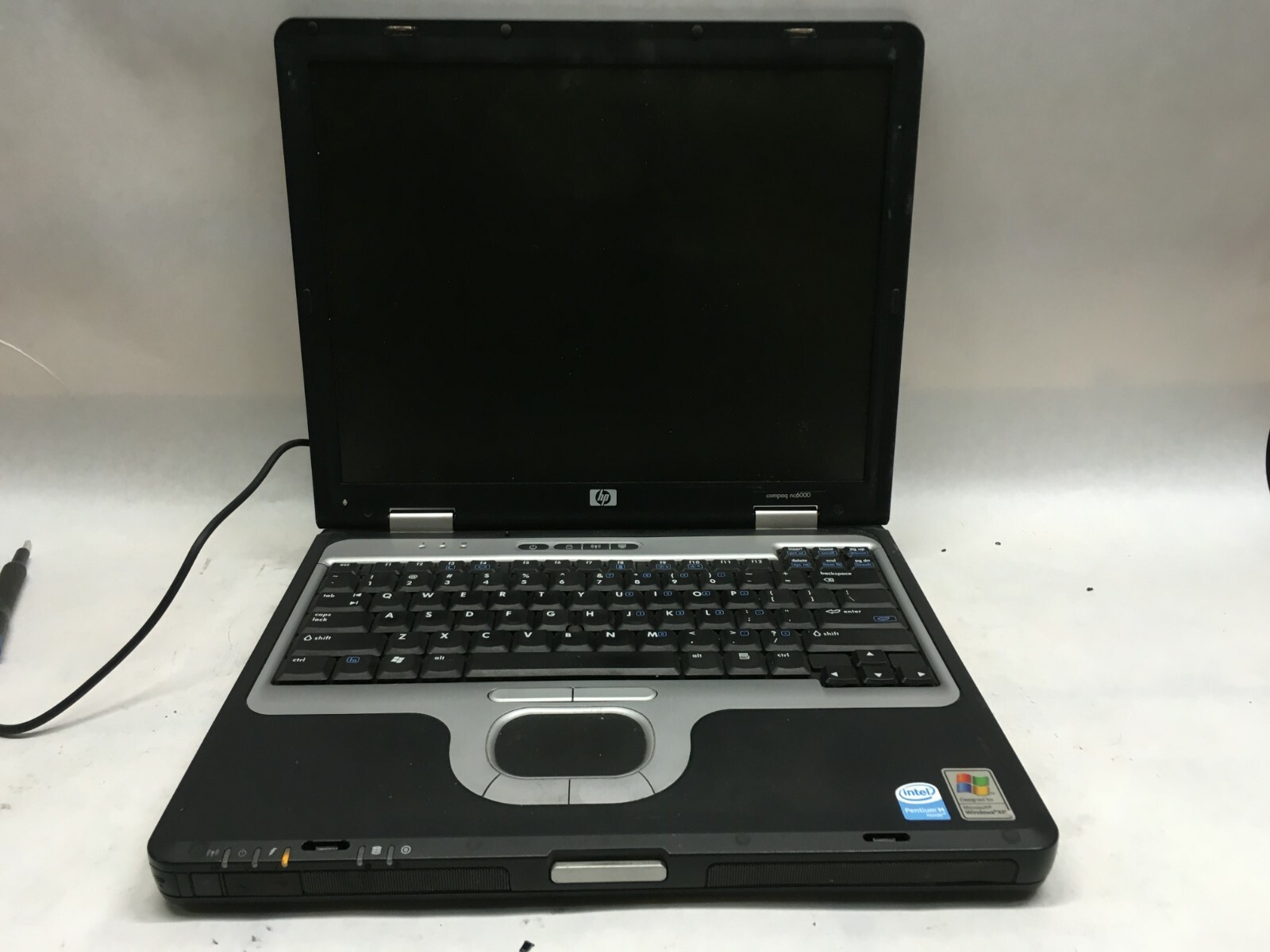 HP nc6000 14″ Laptop Intel Pentium M NO RAM – CHARGES, NO BOOT- JJ