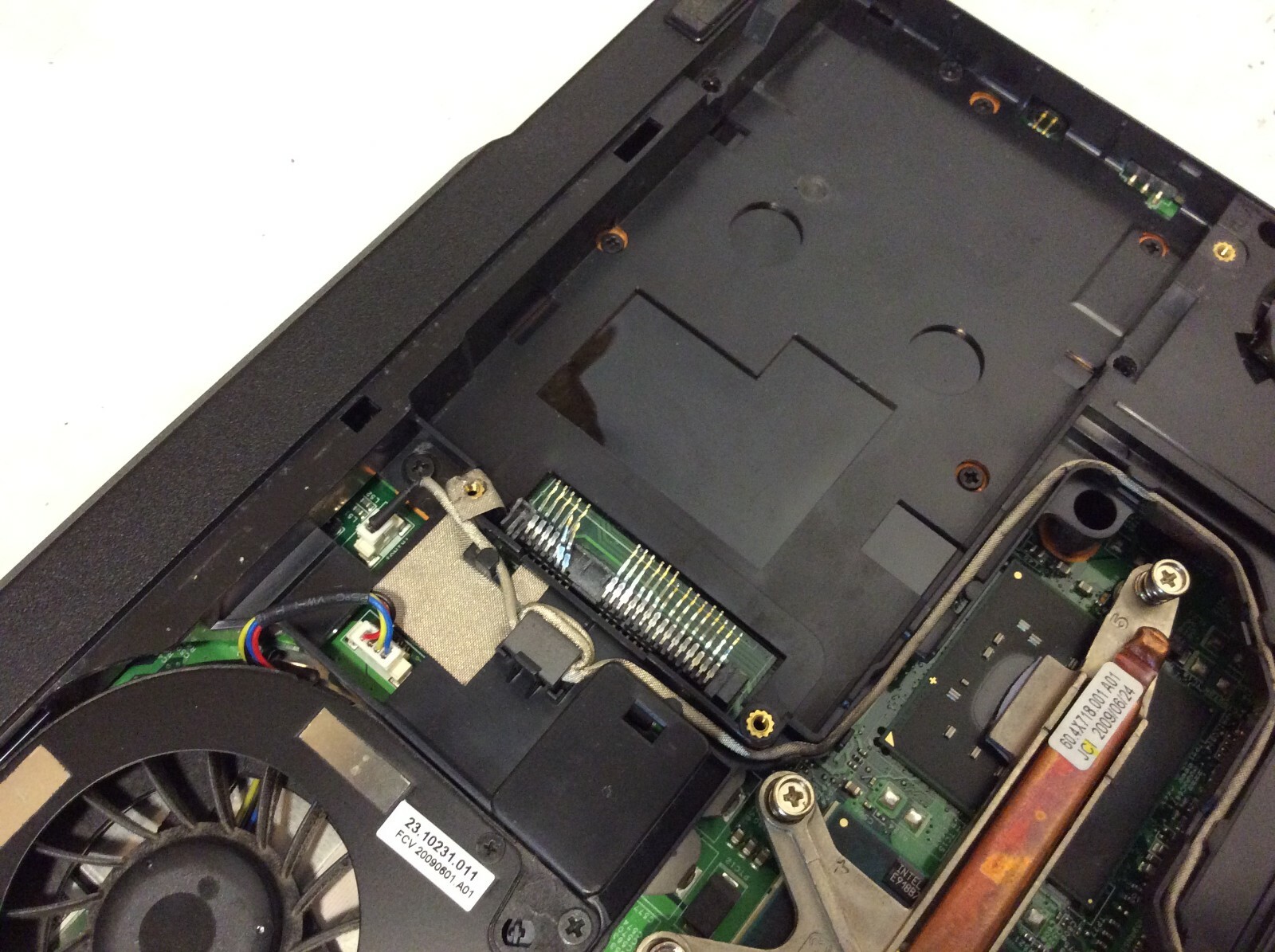 Dell Latitude E5400 Laptop 15″ Intel Centrino 2 RUINED SATA PORT -PP