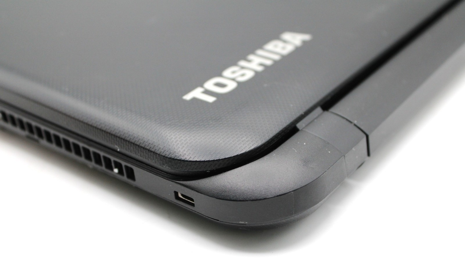Toshiba Satellite C55-A Celeron-1037U@1.8GHz 4GB DDR3 NO STRG/OS *PARTS/REPAIR*