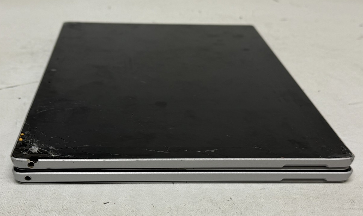 Microsoft Surface Pro 7 (i5-1135G7 – 8GB – 128GB/256GB – NO OS/PARTS) – Lot of 2