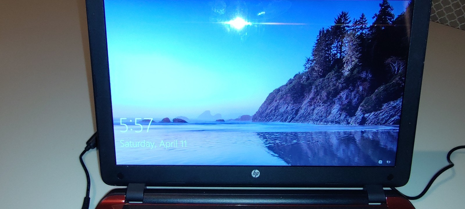 HP 15-F272WM 15.6″ Laptop WITH Dell Laptop case