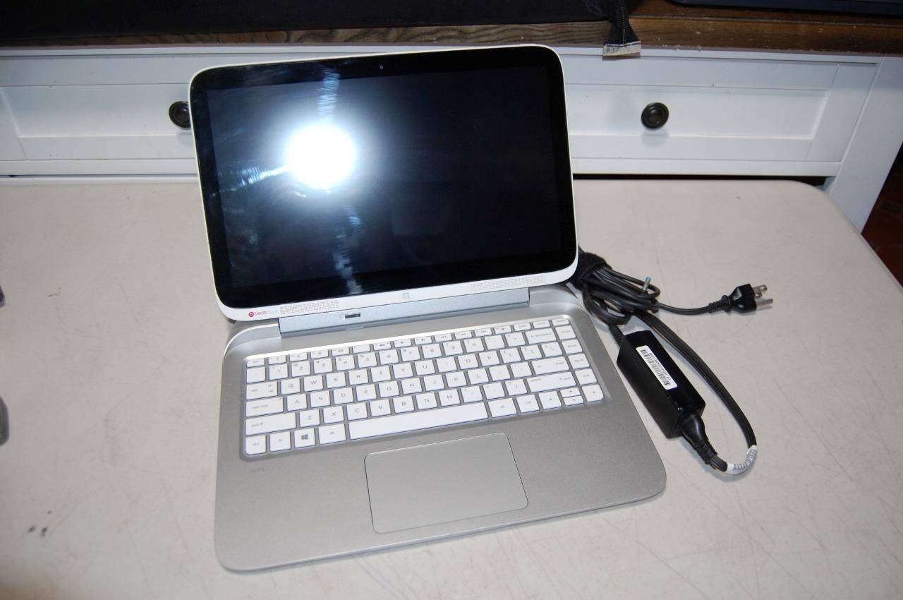 HP Split Laptop with Detachable Tablet 13-R010DX with Beats Audio – As Is, Read