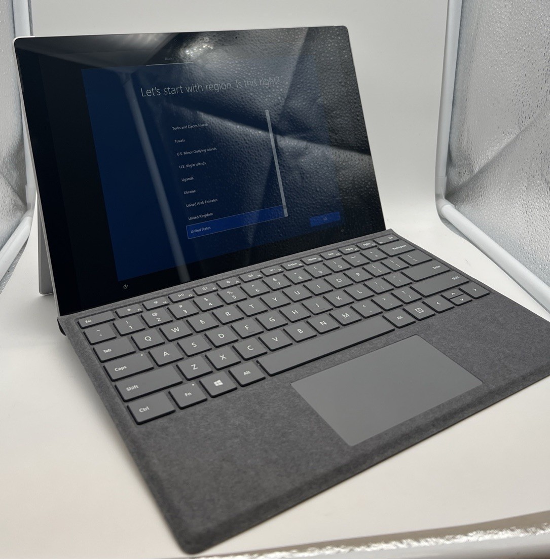 Microsoft Surface Pro Core i7-7660U 2.50GHz 8GB RAM 256GB 5/3