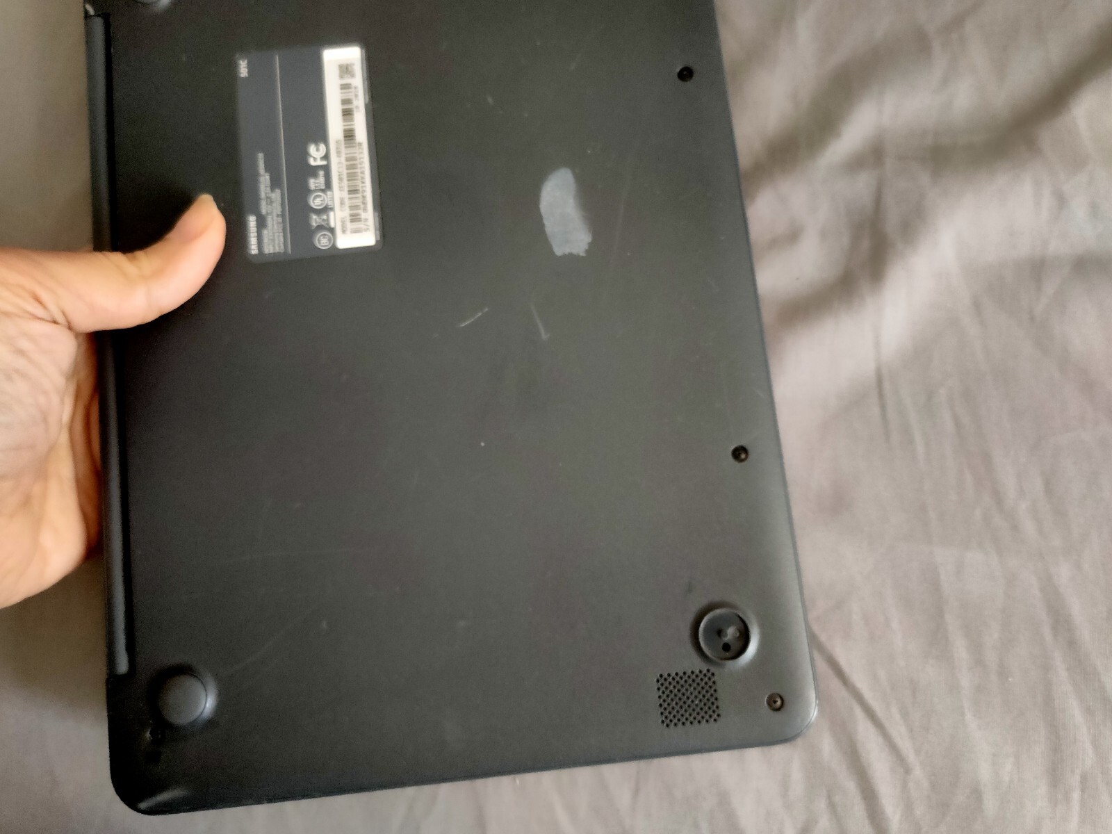 samsung notebook xe501c13 chrome good battery no charger point on screen C Pho