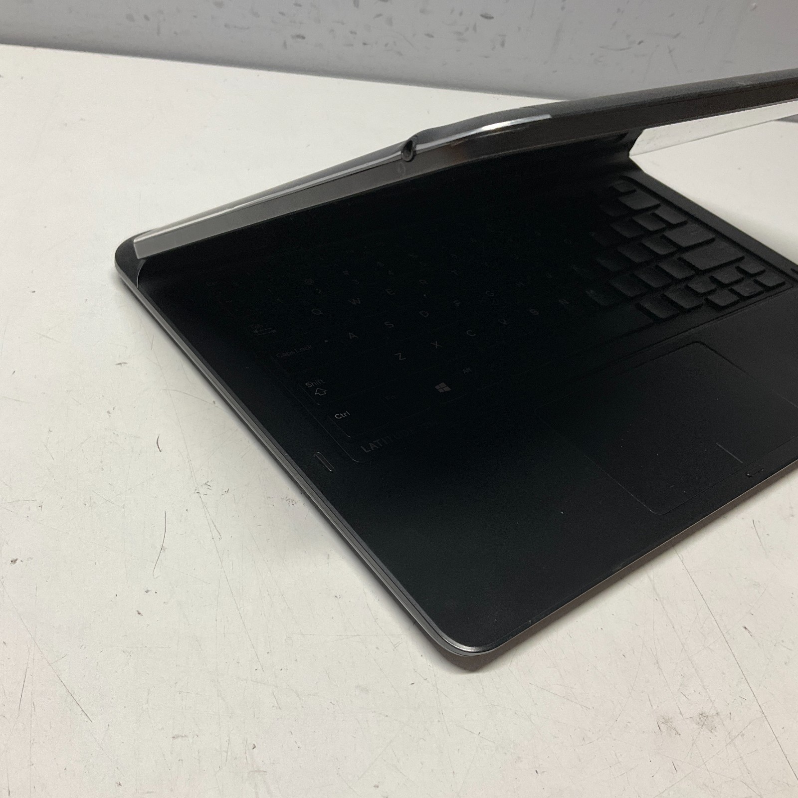 Dell Latitude 7350 TOUCH Core m-5Y71 @ 1.20GHz 8GB RAM 128GB SSD Windows 10 Pro