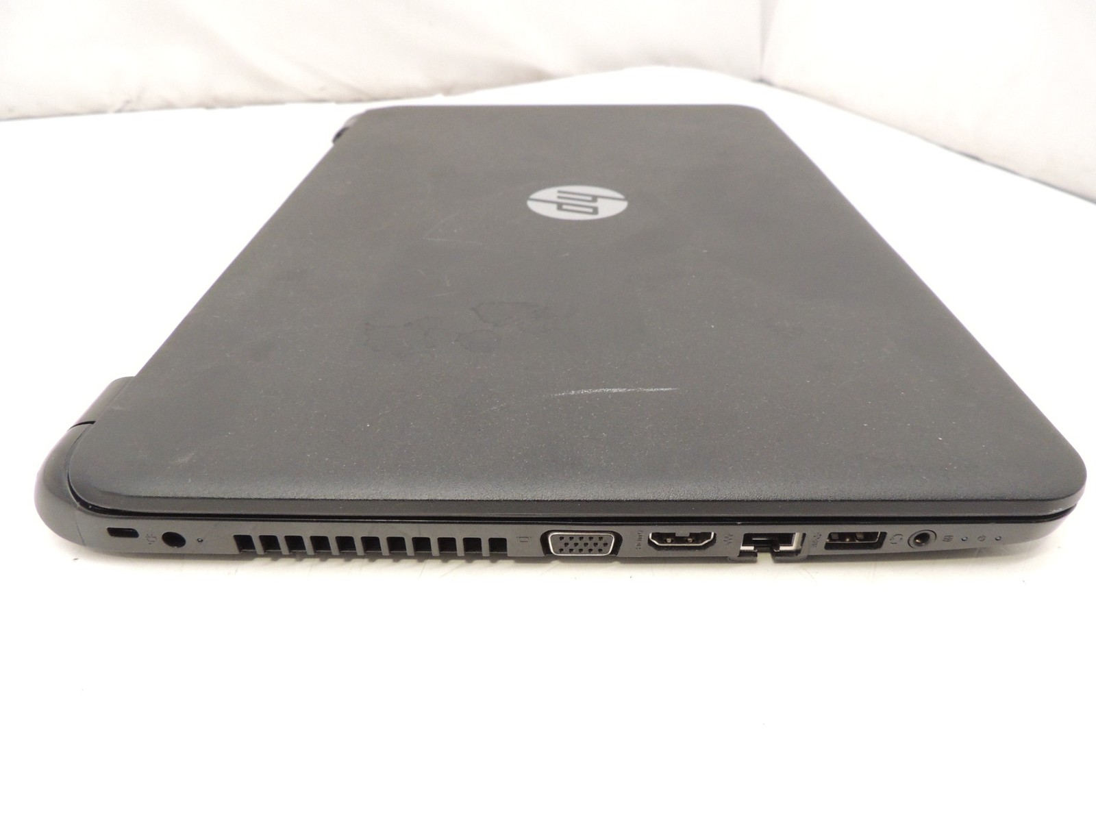 HP 250 G2 15.6″ Core i3 4005U 8GB No HDD/Battery Laptop Tested – Broken Foot