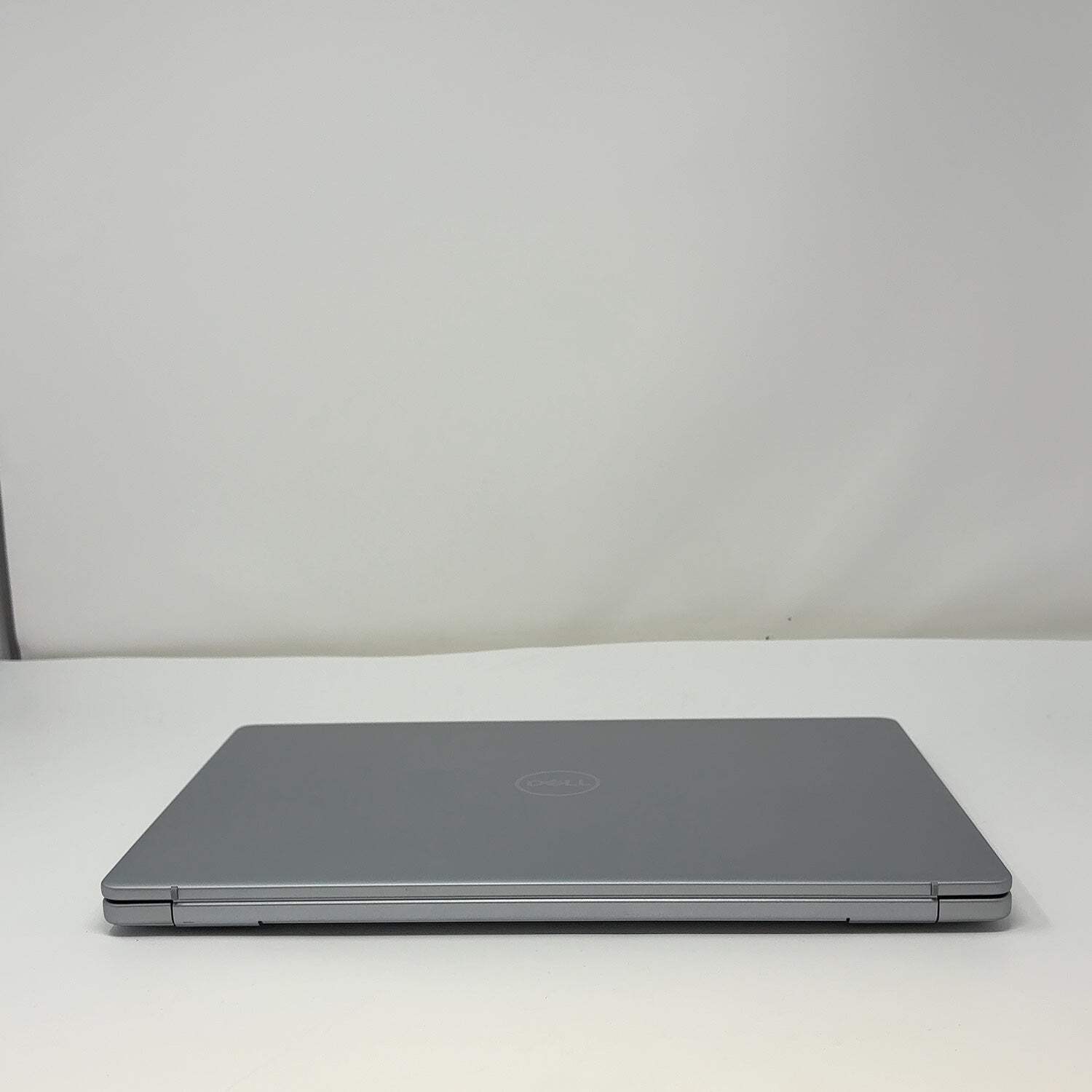 Dell Inspiron 5640 16″ Core 7 150U 1.8GHz 16GB RAM 1TB SSD – Read Description