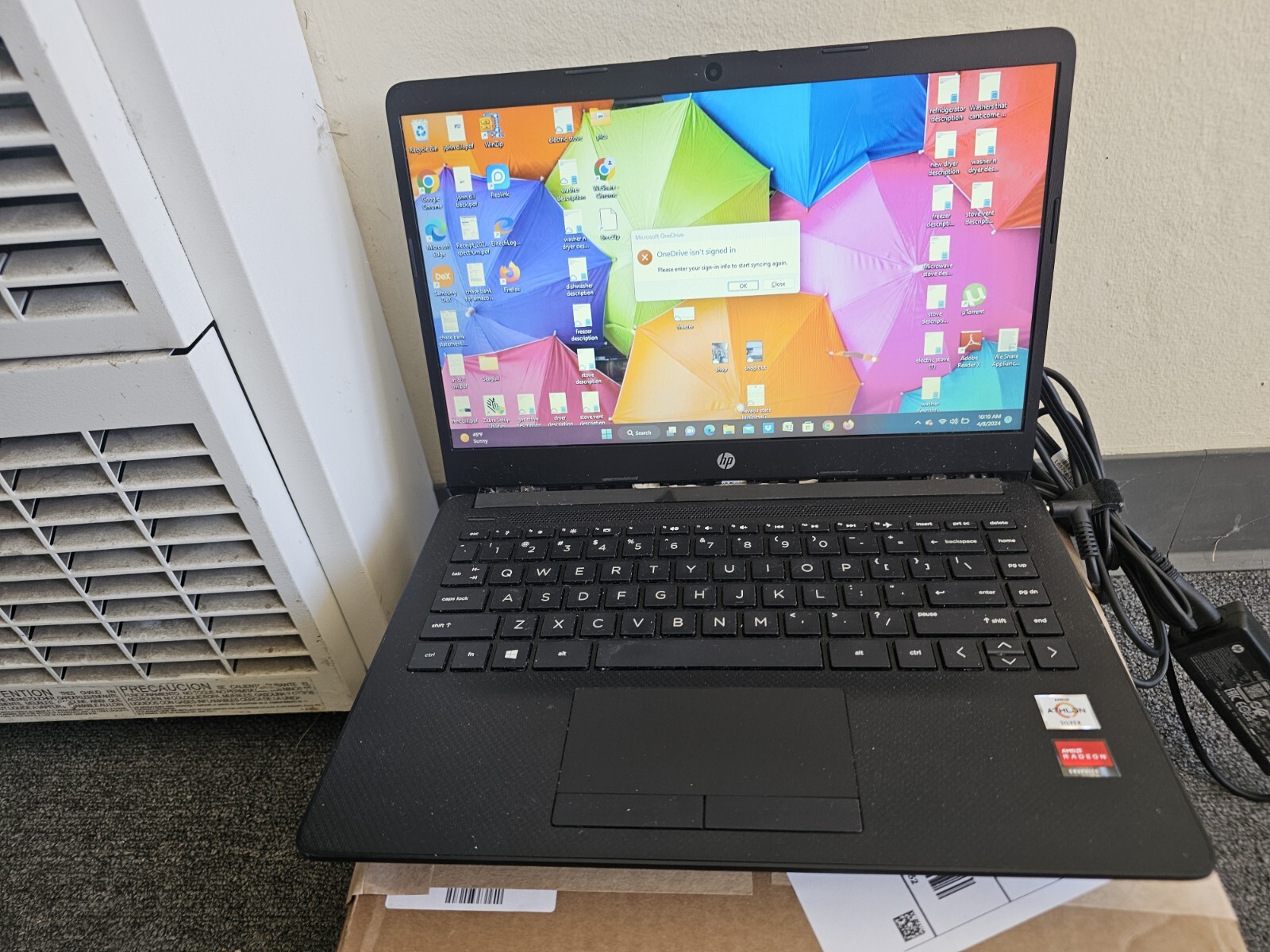 Thin School HP Laptop 14-dk1013dx 14″ AMD 3050U Radeon 4GB 128GB SSD Win10 S mod