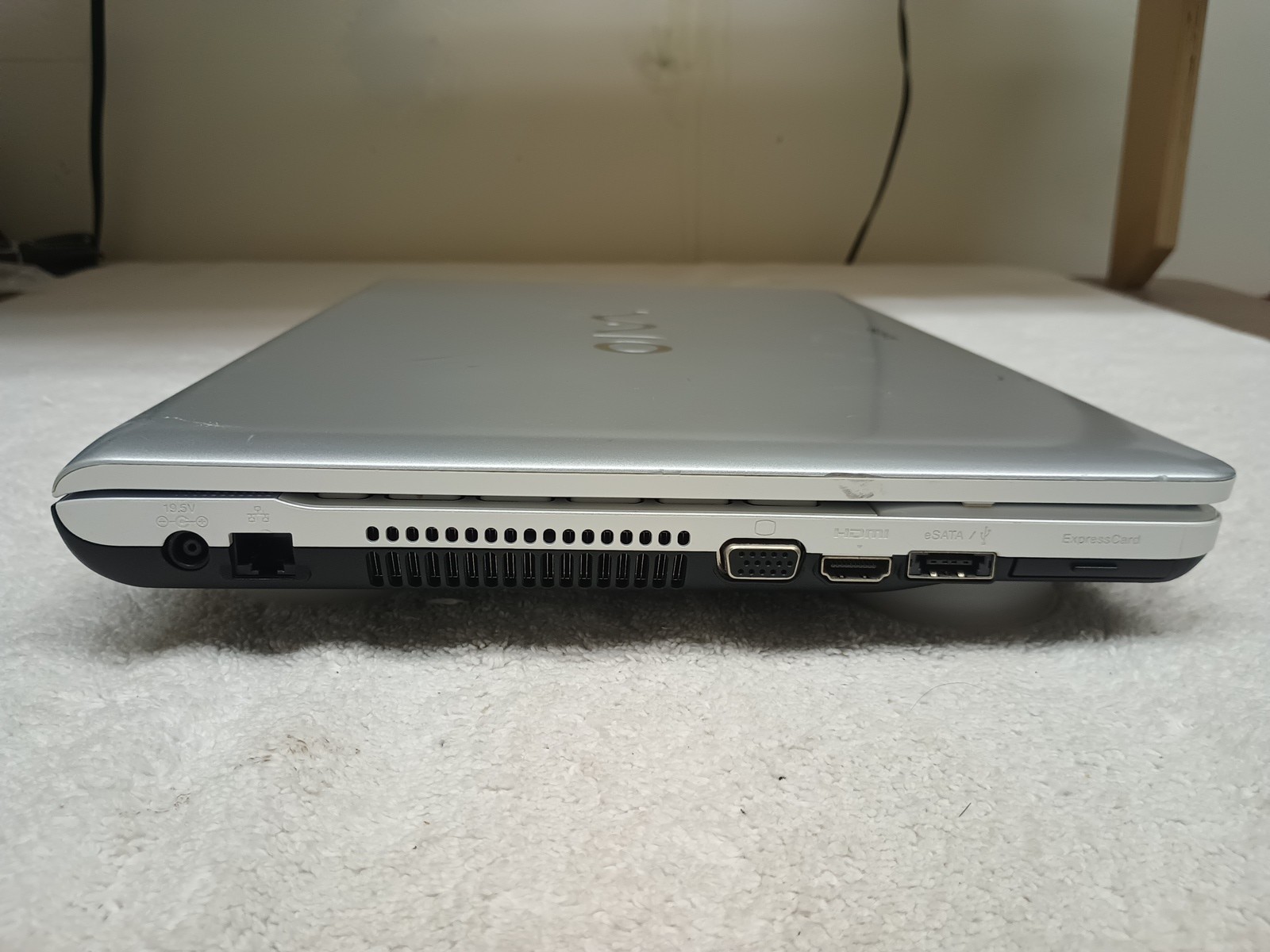 Sony Vaio VPCEB45FX Intel Core i3-380M 2.53GHz 4 GB 320Gb HDD Windows 7