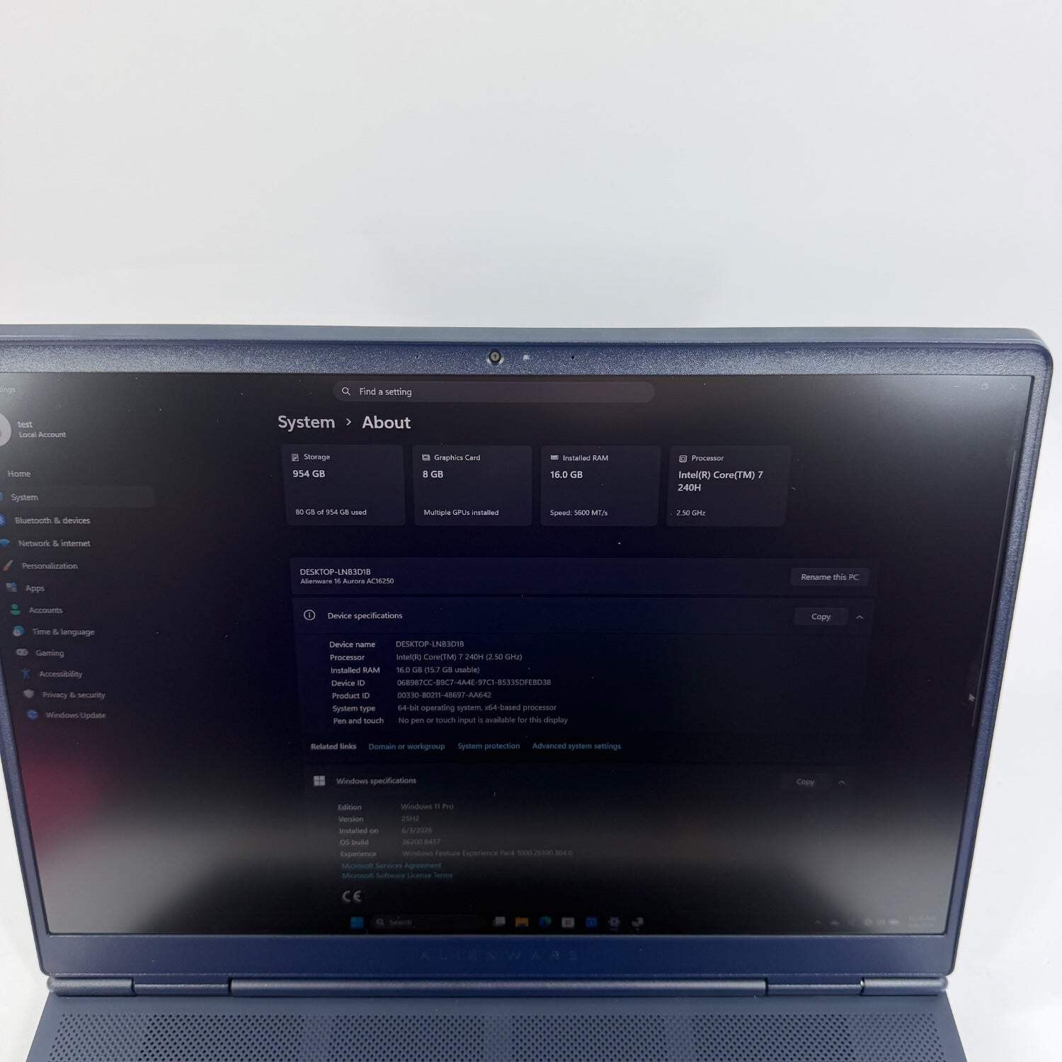 Alienware 16 Aurora P139F 15.6″ Core 7 240H 16GB RAM 1TB SSD GeForce RTX 5050