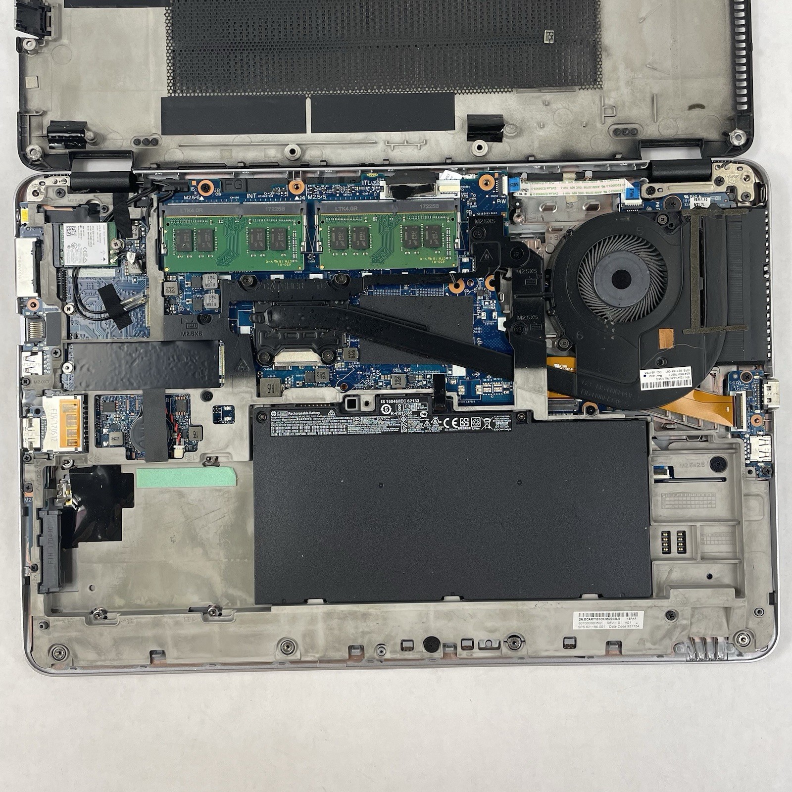 HP EliteBook 850 G3 15.6″ i7-6600U 2.60 GHz 16 GB RAM No SSD/OS/AC – Bad Bottom