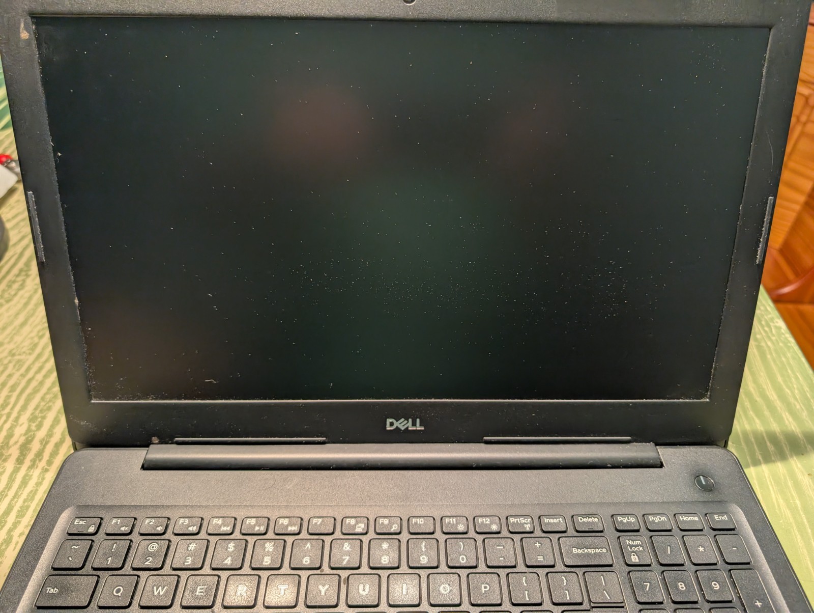 Dell Latitude 3590 Laptop, i5-8250U, 8GB DDR4. 256 GB NVMe, Wifi + BT, Win11 Pro