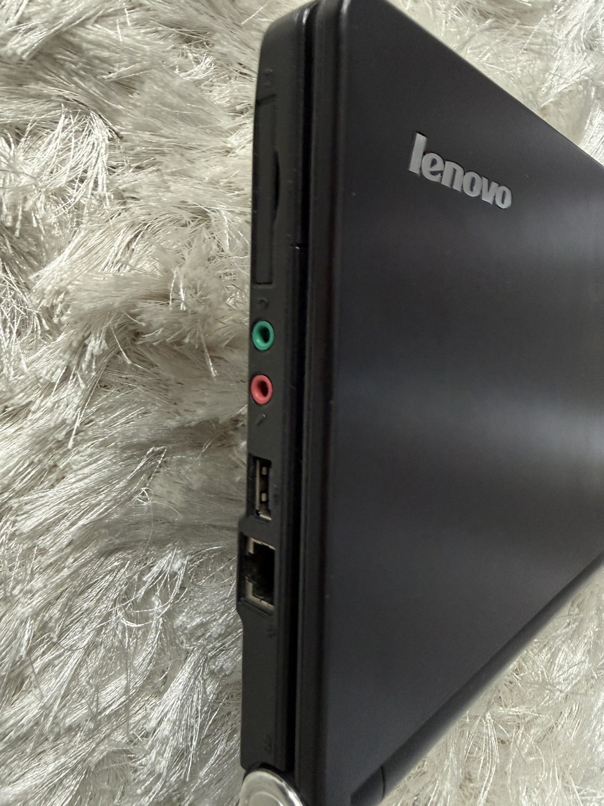 Lenovo IdeaPad S10 10″ Atom 1.6GHz/1GB/750GB HDD Windows 7