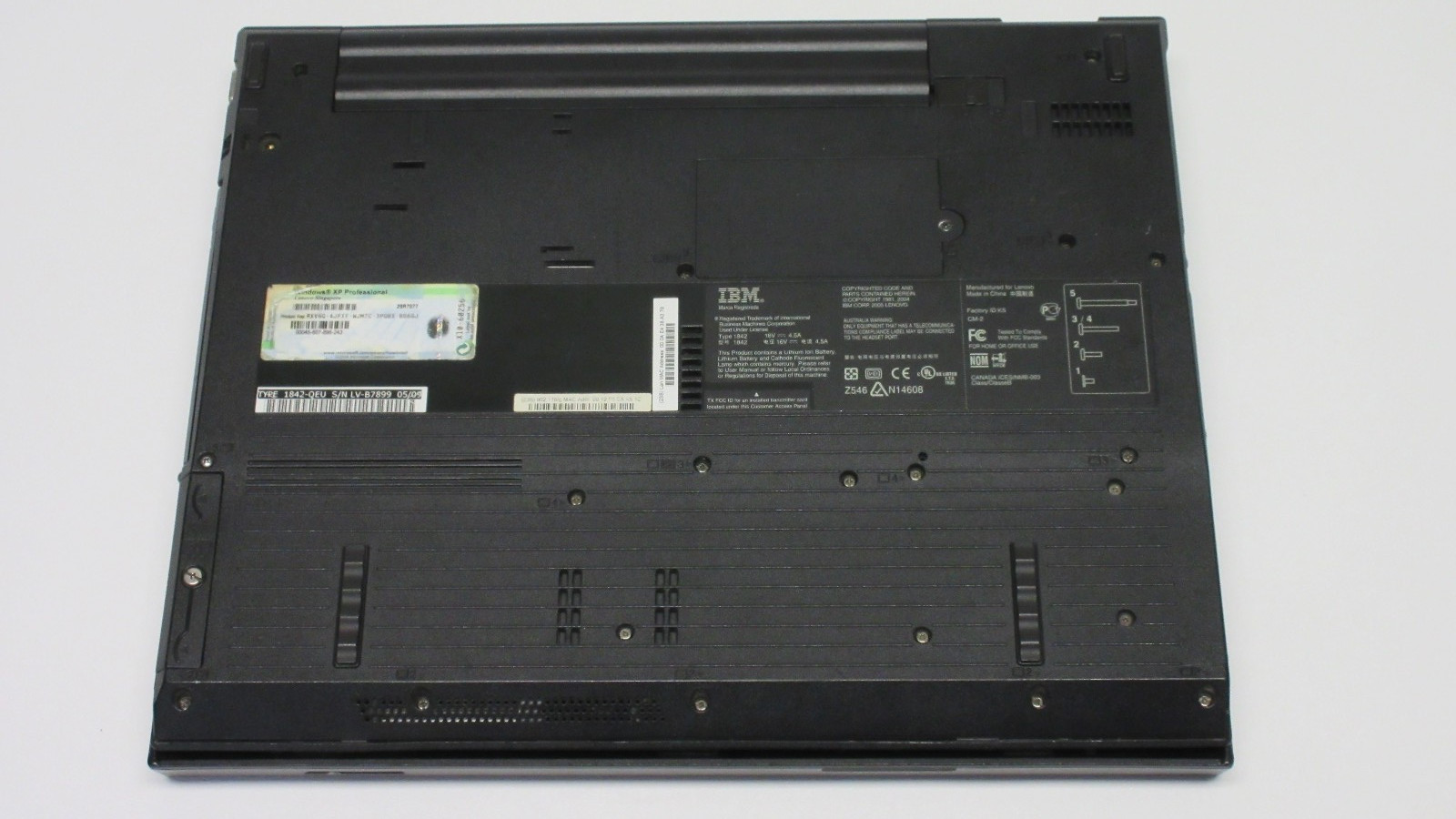 IBM ThinkPad R50e, Pentium Centrino 1.6Ghz, 512MB, 60GB HDD, DVD-RAM, Win XP SP3