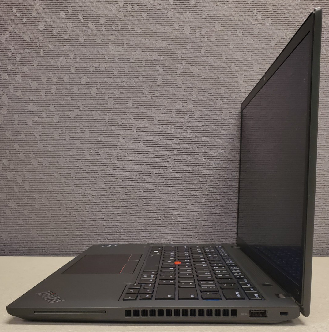 Lenovo ThinkPad T14 Gen 4 laptop w/power adapter