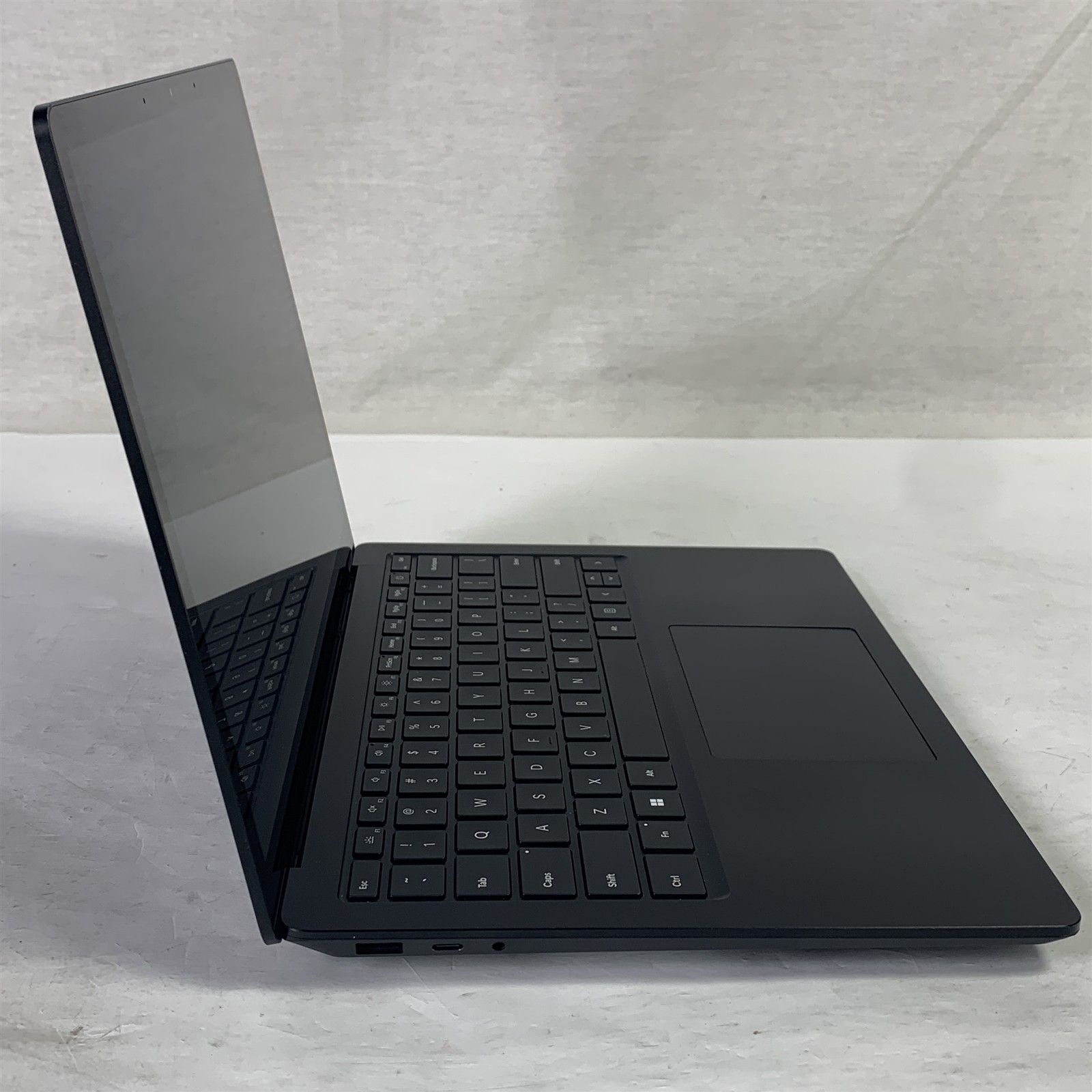 Microsoft Surface Laptop 5 1951 13.5″ i5-1245U 1.6GHz 16GB 256GB NVMe SSD -Win11