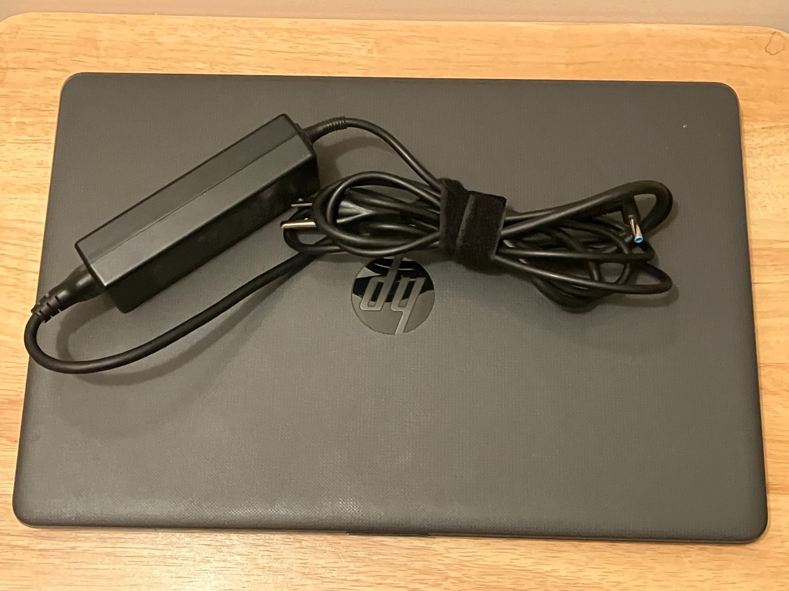 Gently Used HP 250 G6 Notebook Intel i5-7200 250gb SSD 8GB Ram Win 10 Pro