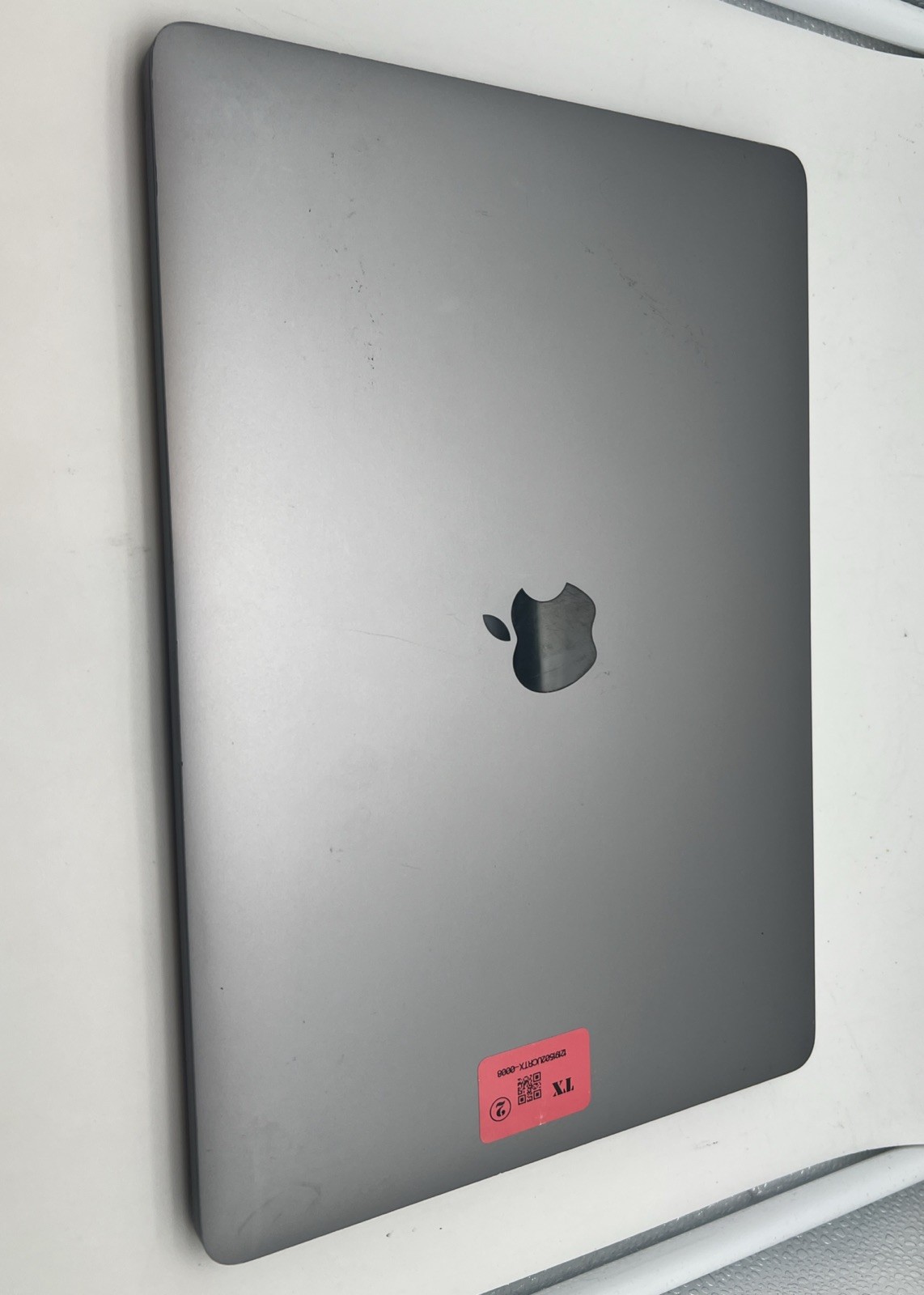 2017 Macbook Pro 13 3.1Ghz Intel Core i5 8GB RAM 256GB BAD KEYBOARD/BAD TRACKPAD