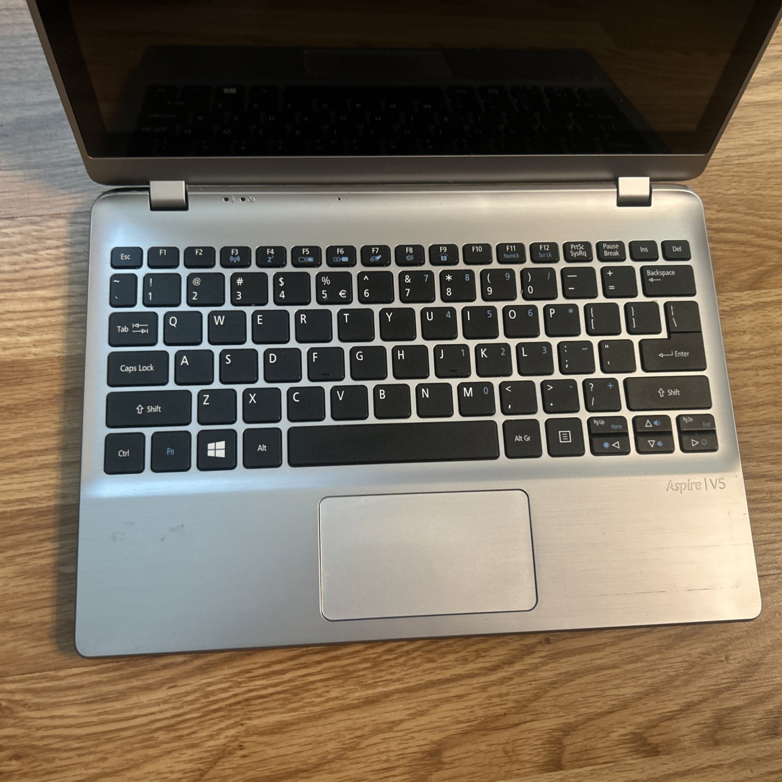 Acer Aspire V5 122p 0408 Laptop AMD Dual-Core A4-1250 4 GB Storage 11.6″ Read!!!