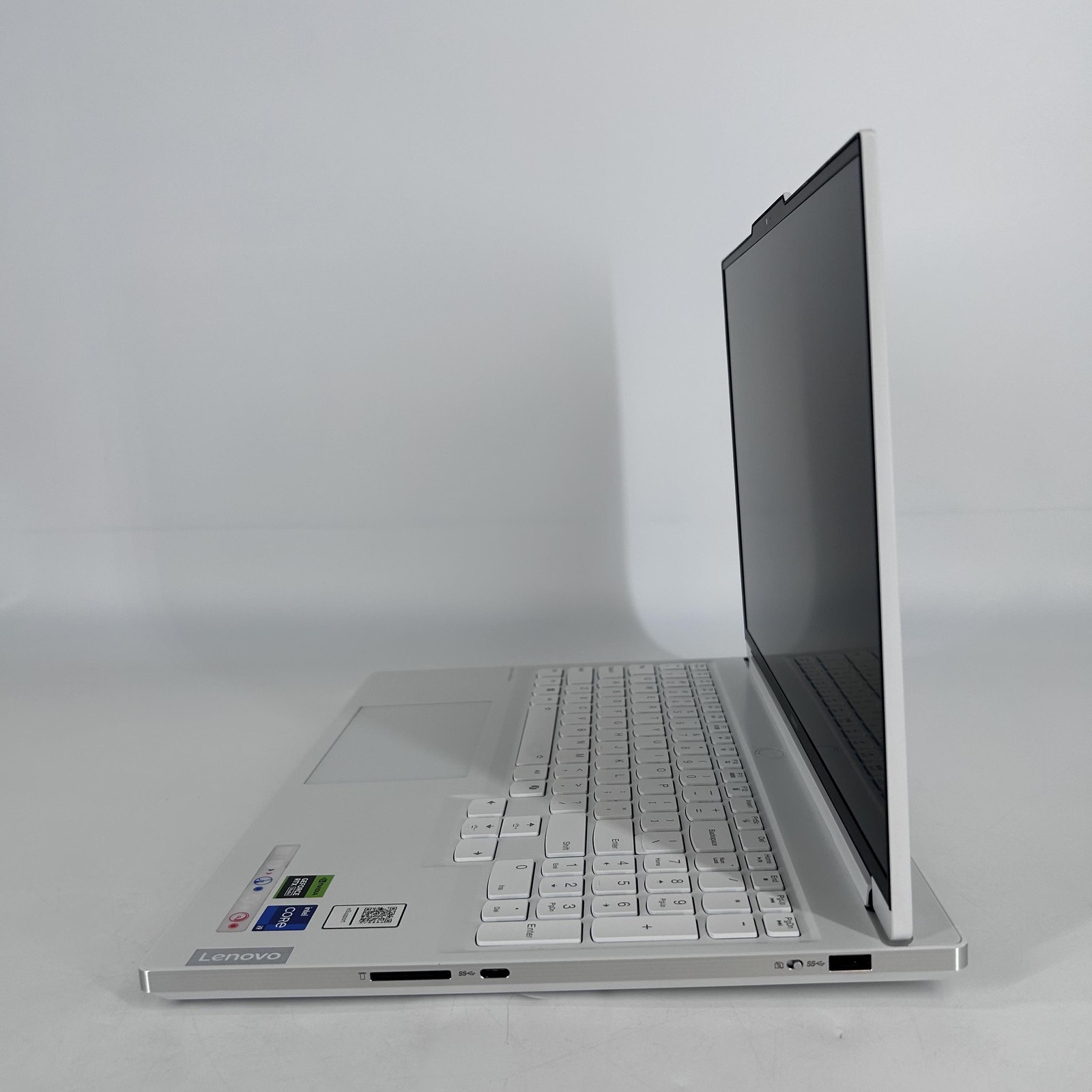 Lenovo Legion 7i Gen 9 16 240Hz QHD+ 2.2 GHz i9-14900HX 32GB 1TB SSD RTX 4070