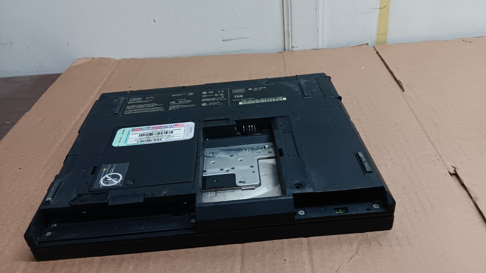 Vintage IBM ThinkPad 600 Laptop Intel Pentium II 13″ LCD Screen IBM TYPE 2645 PR