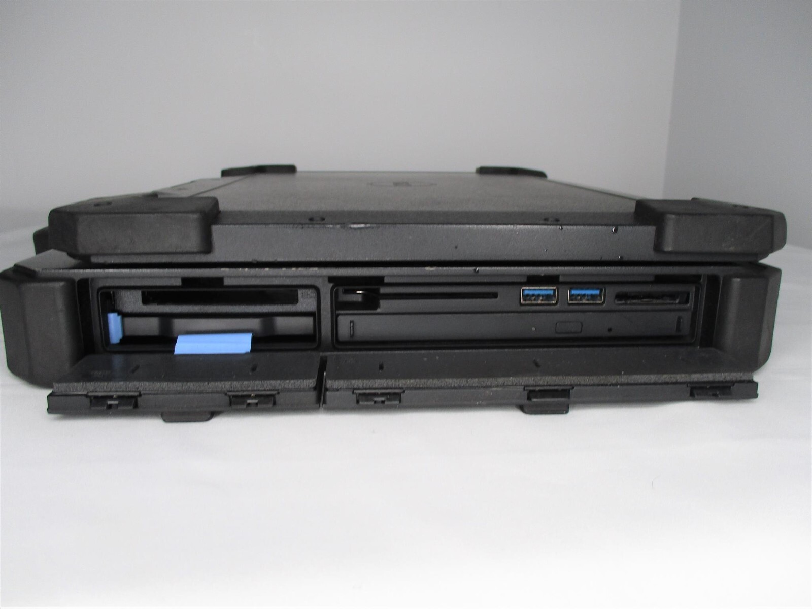 Dell Latitude 14 Rugged Extreme 7414 HD TouchScreen i5-6300U 8GB 512GB DVDR READ