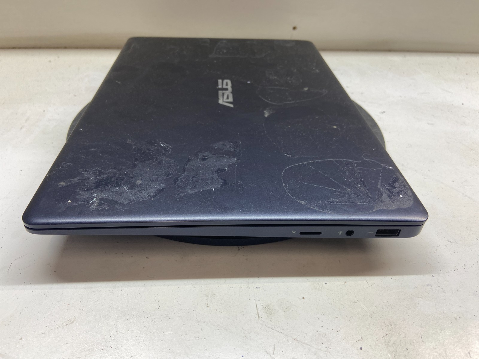 Asus Zenbook UX331F Intel Core i7-8565u 1.8GHz 8GB NO HDD