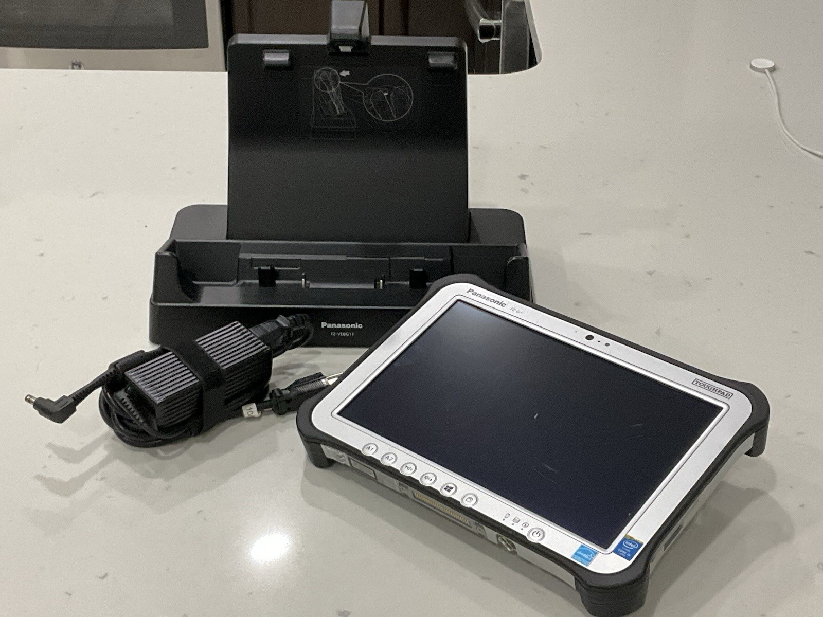 NICE PANASONIC TOUGHPAD FZ-G1 MK3 10.1″ Intel i5 *NO SSD* 8GB RAM GPS LTE STYLUS