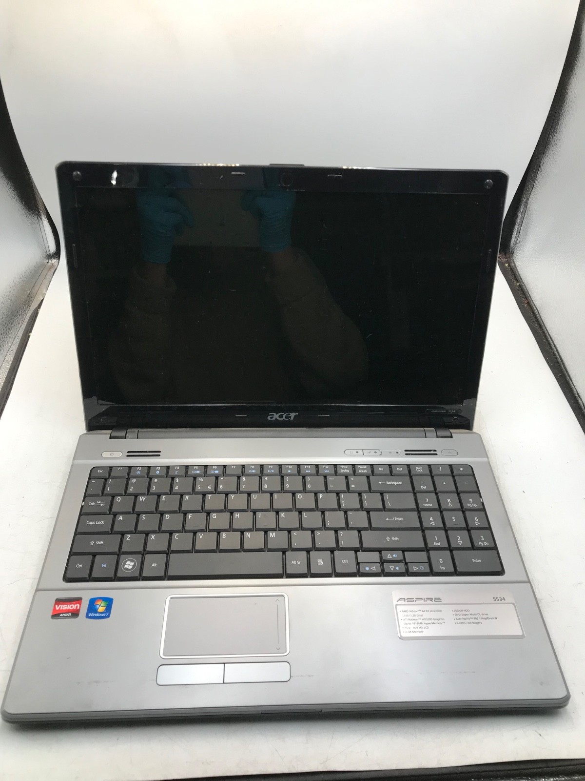Acer Aspire 5534 AMD Athlon 64 x2 15″ Laptop-POWERS/BROKEN RAM CLIPS- MZ
