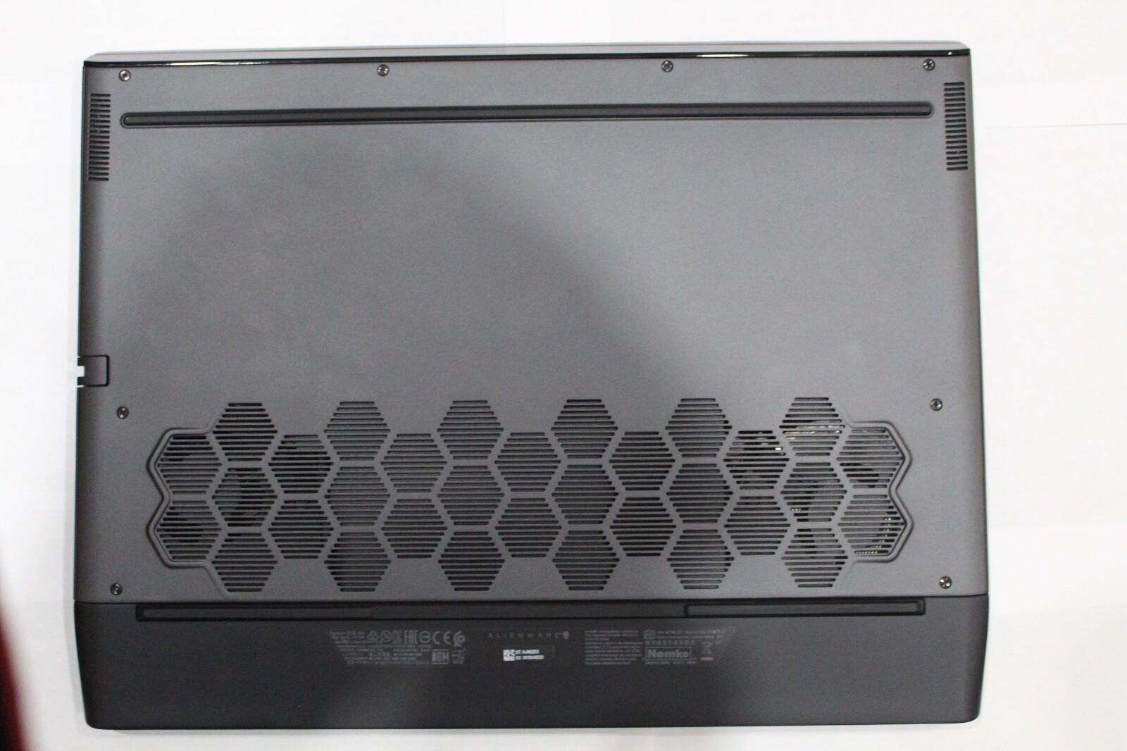 Alienware m15 R2 Gaming Laptop (Intel i7 9th generation, 1TB, RTX 2080 Max-Q)
