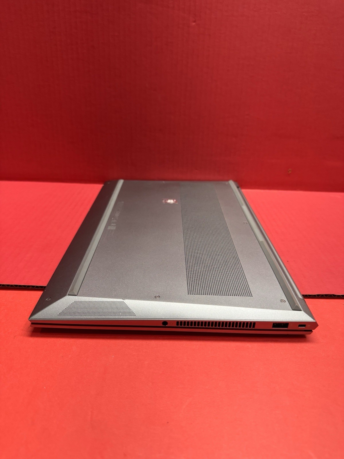 HP ZBOOK Studio 15.6” G8 Mobile Workstation 11th i7 11850H 2.5GHz 32GB RAM 1TB