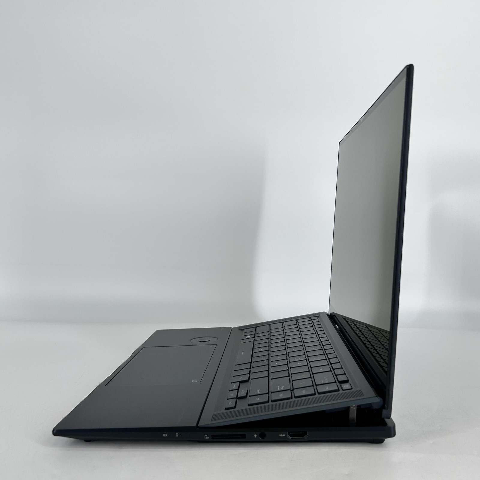 Asus Zenbook Pro 16X UHD+ TOUCH 2.6GHz i9-13900H 32GB 1TB SSD RTX 4070 Excellent