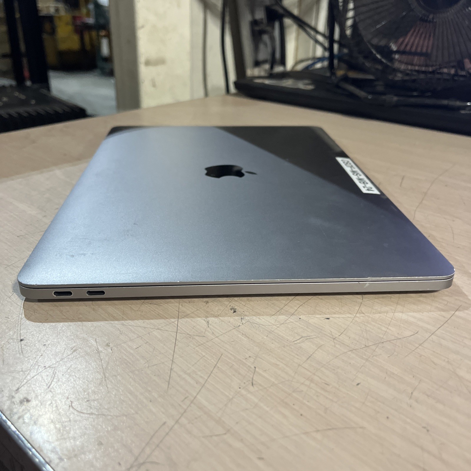 APPLE MACBOOK PRO 13″ MID-2017 CORE I5-7360U 2.3GHZ 8GB RAM NO HD +