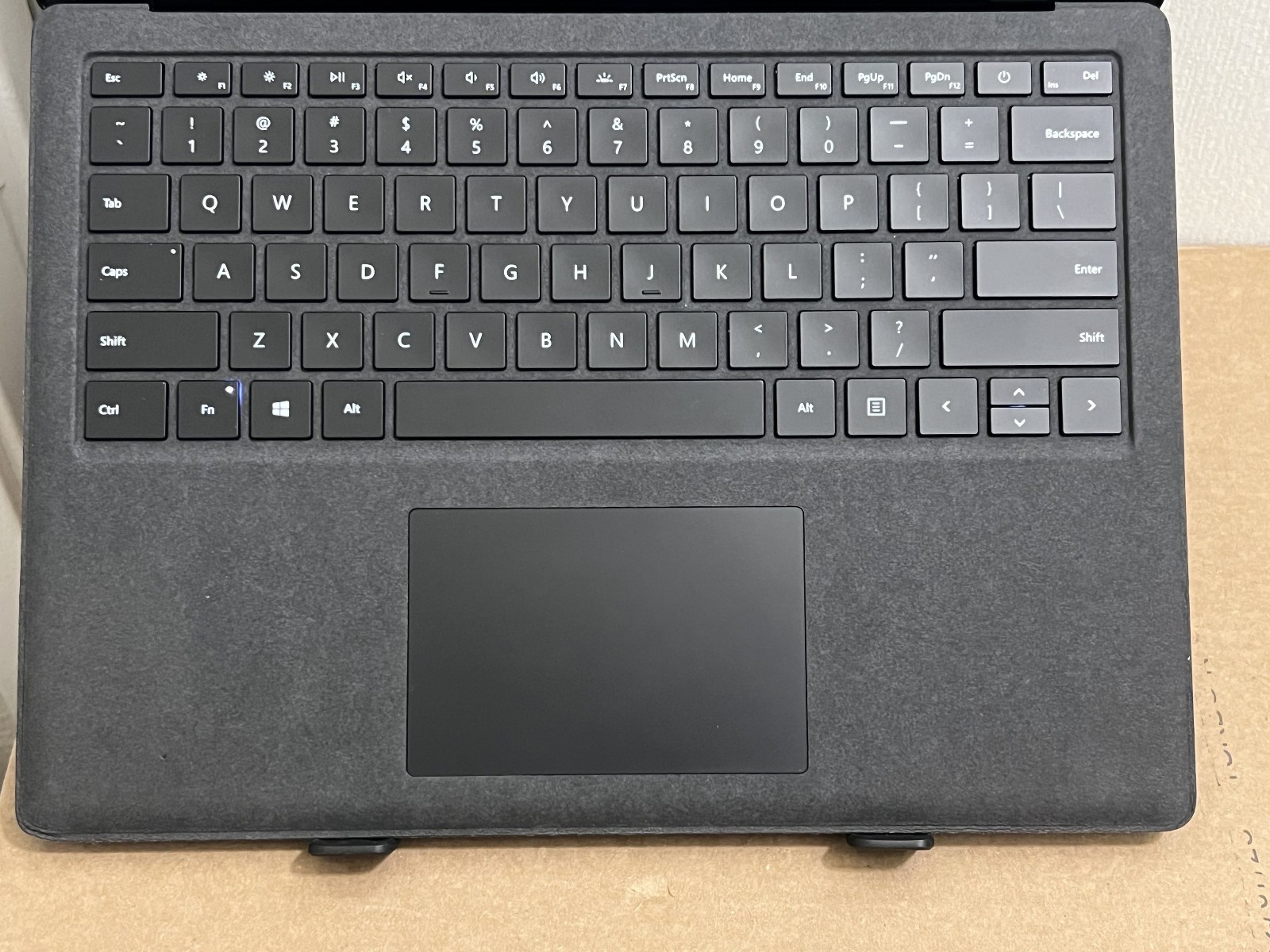Microsoft Surface Laptop 2 Black 13.5” i7-8650U 2.11GHz 8GB 256GB SSD Model 1769