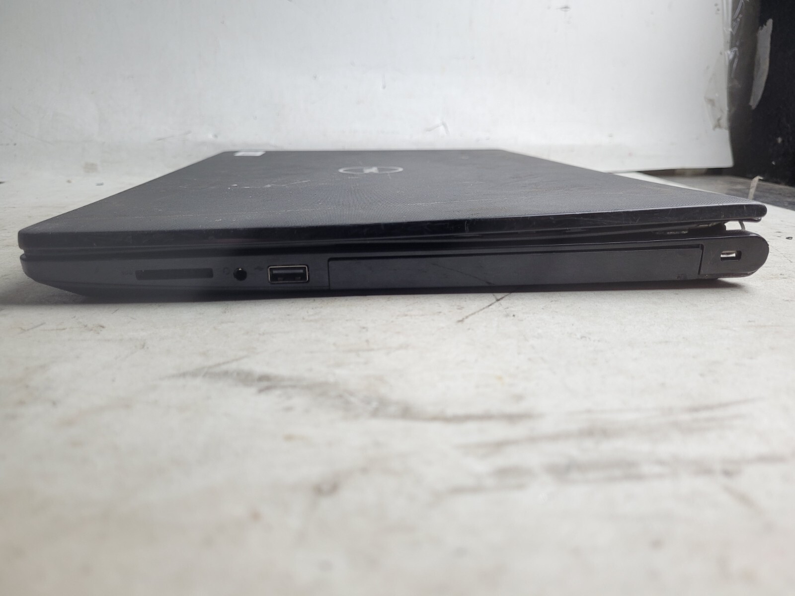 Dell Inspiron 15-3567 w/i3-7130U, 4GB RAM, 1TB HDD, 15.6″ Laptop for Parts #1828