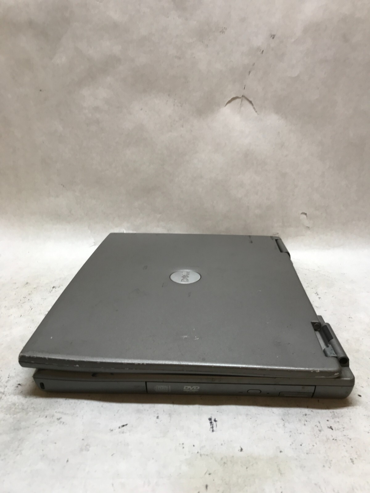 Dell Latitude D600 14.1″ Intel Pentium NO RAM NO HDD/OS For Parts NO POWER – DW