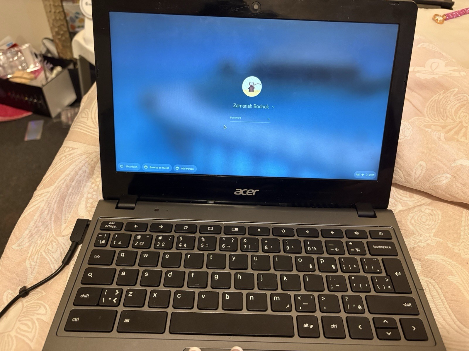 Acer Chromebook C720 11.6″ AMD Athlon Laptop Gray/Black Chrome OS w/ Charger
