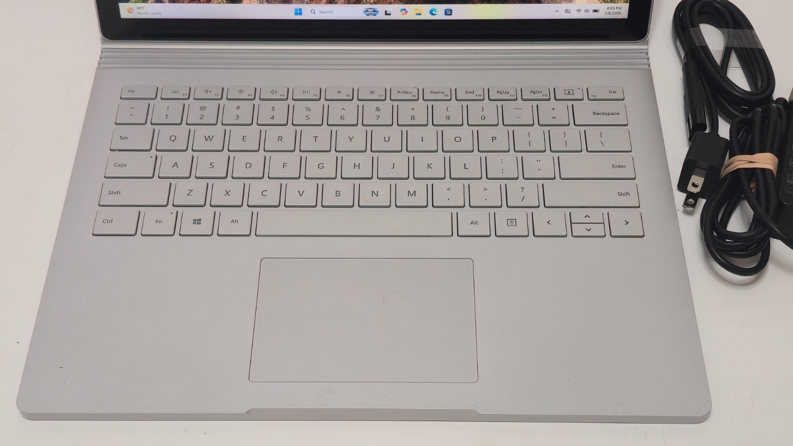 Surface Book 3 13.5″ (1900) Core i7-1065G7, 32GB RAM 512 GB SSD Nvidia GTX 1650