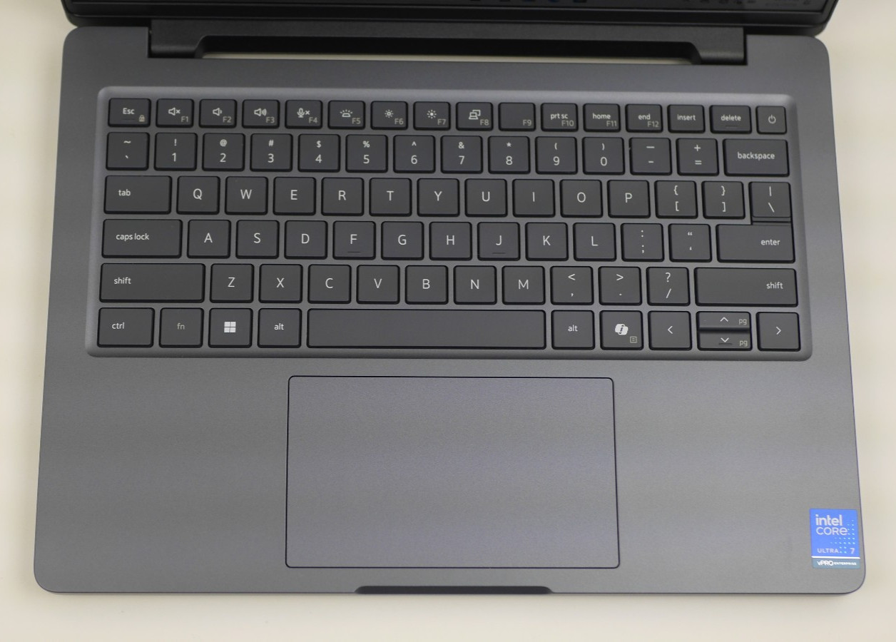 Dell Pro Max 14 MC14250 14″ 1TB 2.2GHz 32GB RAM Intel Core Ultra 7 (H90001237)