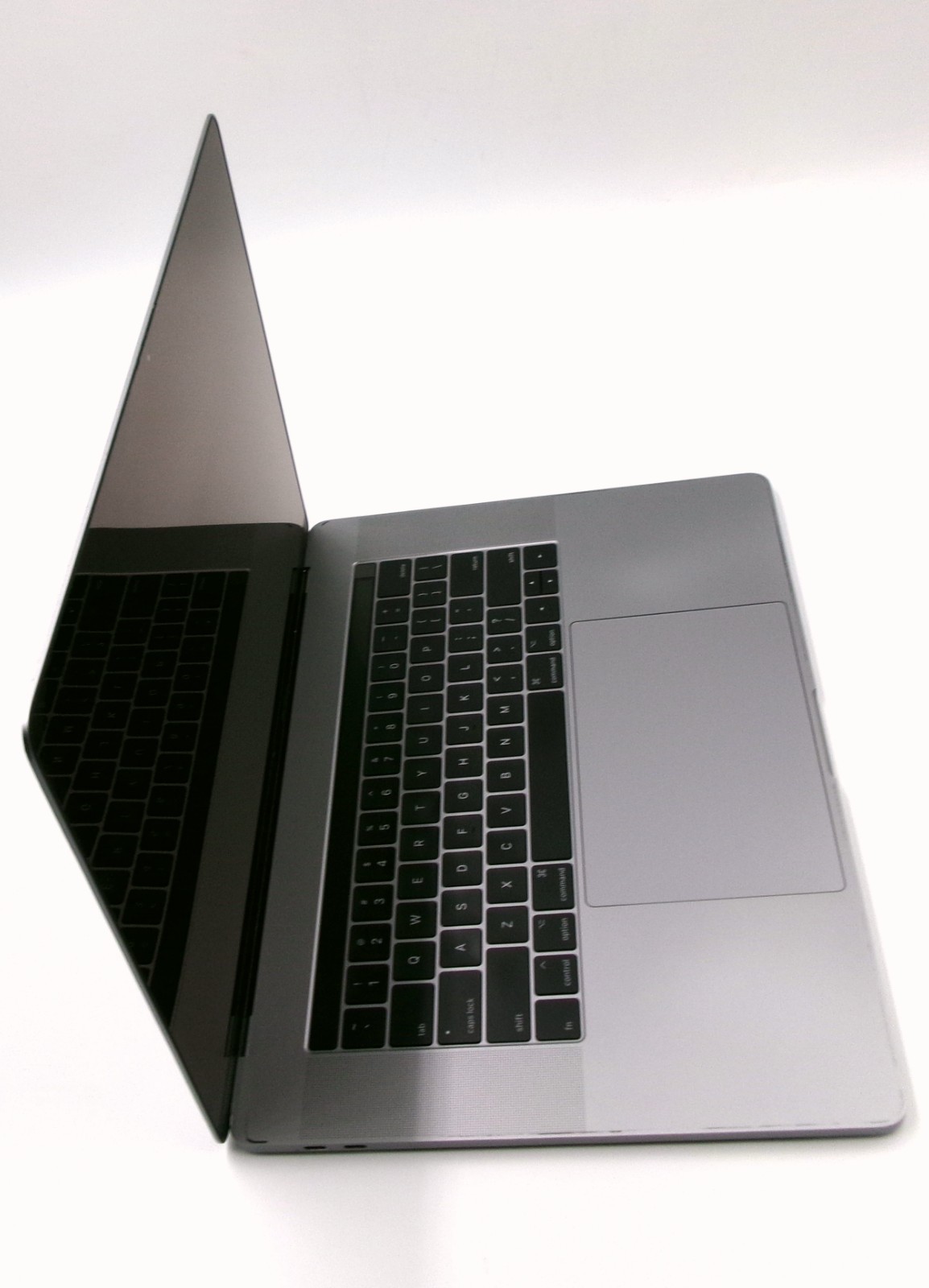Apple MacBook Pro 15” Mid 2017 i7 16GB RAM For Parts – Read Description