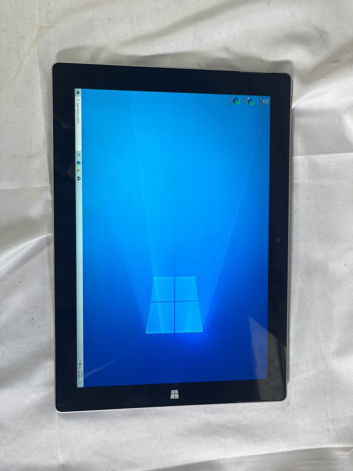 Microsoft Surface 3 Intel(R) Atom(TM) x7-Z8700 CPU @ 1.60GHz 2GB 63GB SSD 10.8″