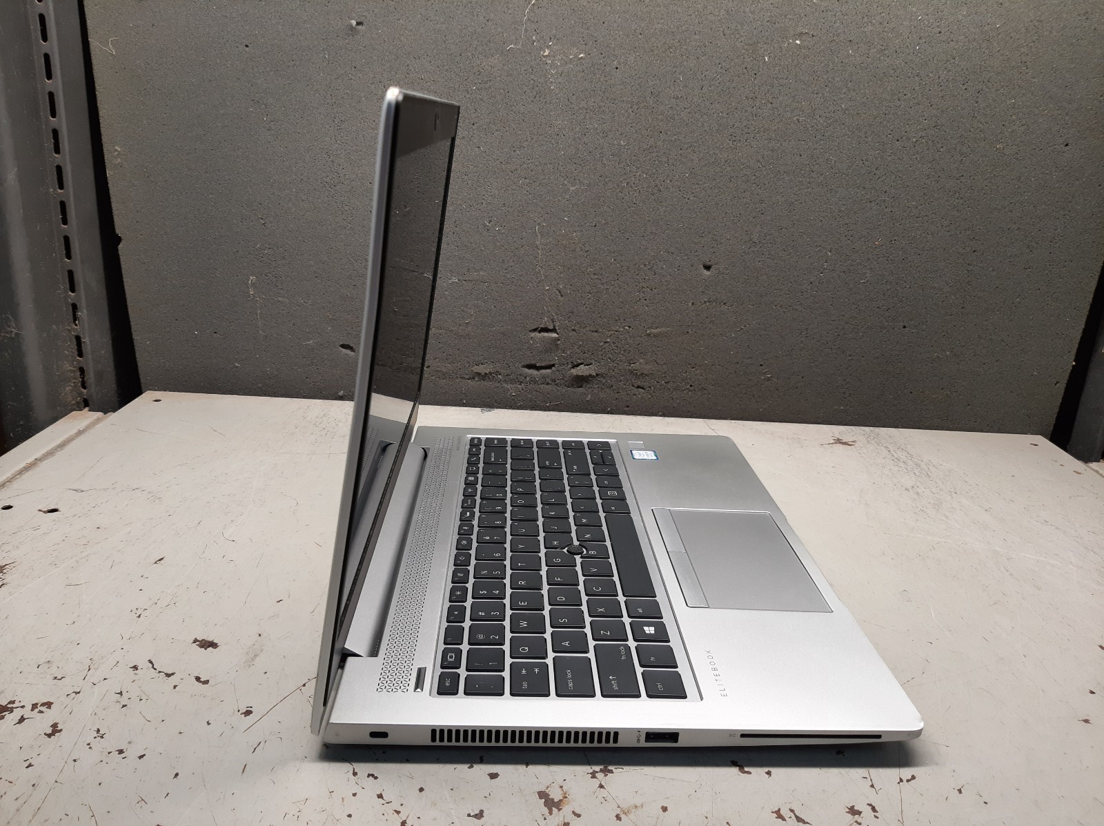 HP EliteBook 840 G5 14″ i7-8550 8GB RAM No SSD No OS No BATT